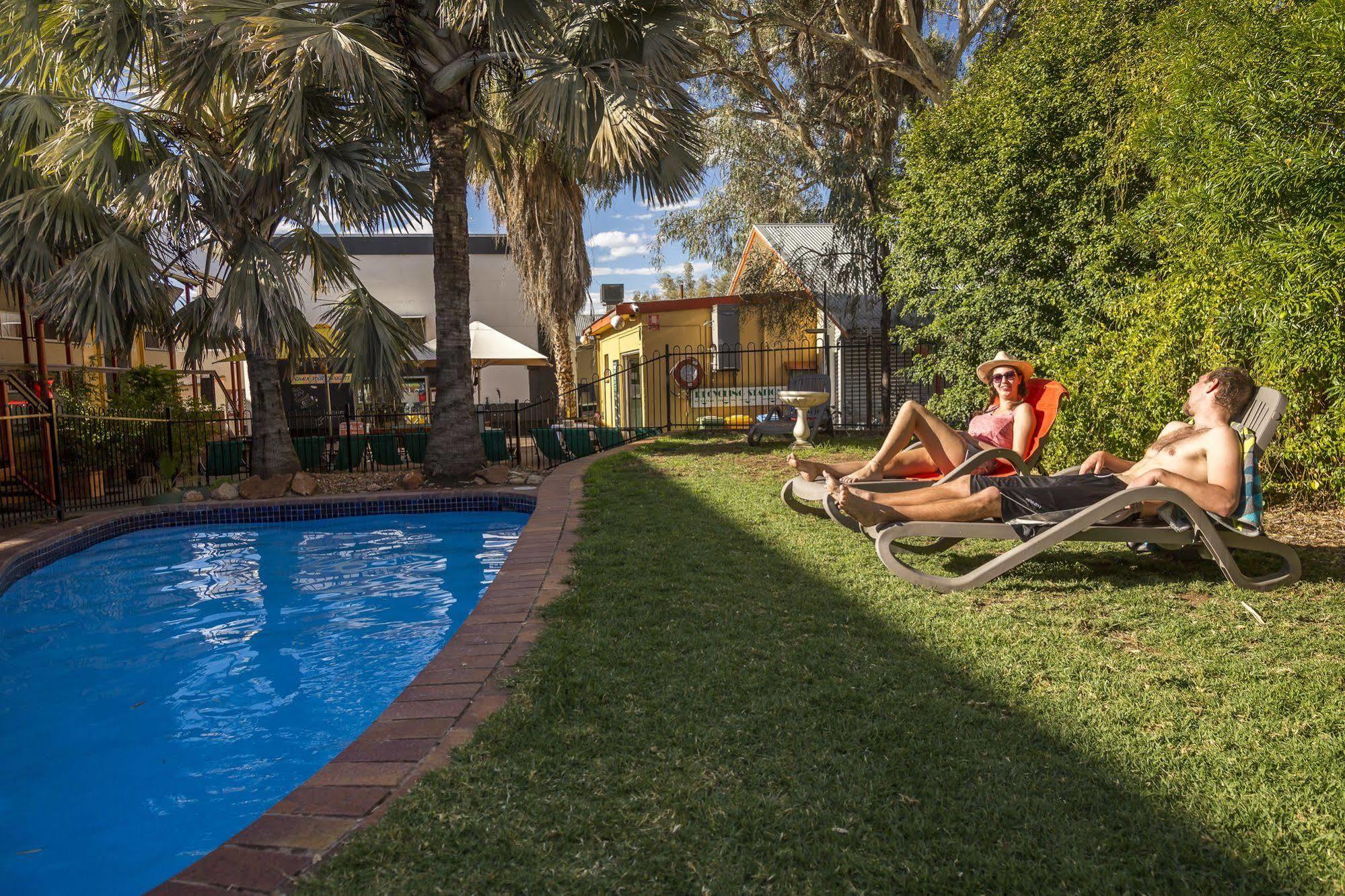 Yha Alice Springs Hostel Buitenkant foto
