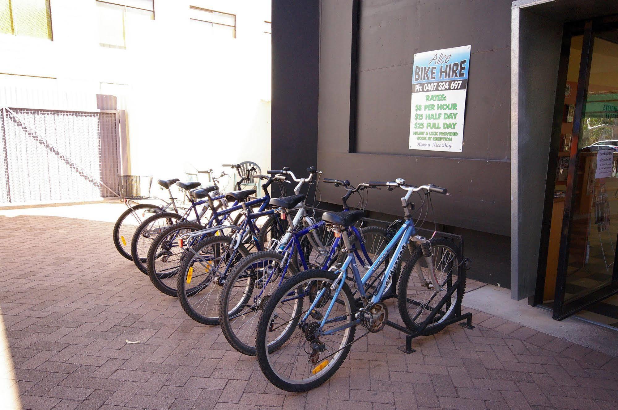 Yha Alice Springs Hostel Buitenkant foto
